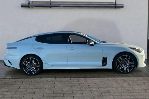 2022 Kia Stinger GT1