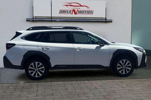 Crystal White Pearl 2024 Subaru Outback Premium