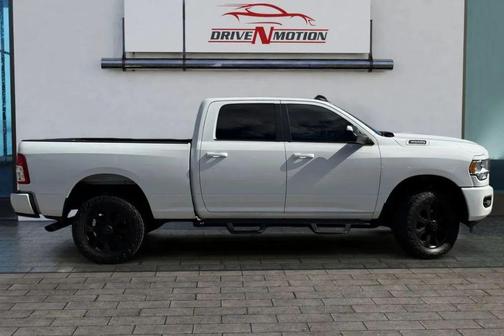 2019 RAM 3500 Big Horn Crew Cab 4x4 6'4' Box