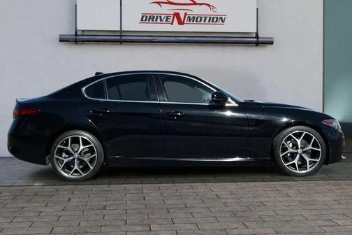 2019 Alfa Romeo Giulia Base