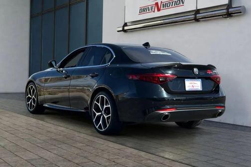 2019 Alfa Romeo Giulia Base