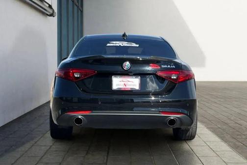 2019 Alfa Romeo Giulia Base