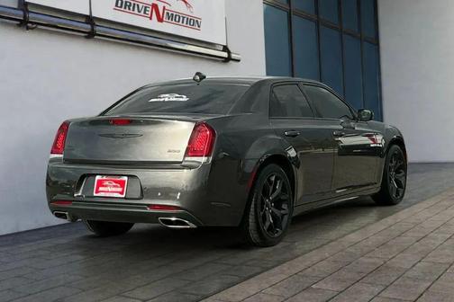 2022 Chrysler 300 Touring