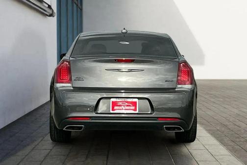2022 Chrysler 300 Touring
