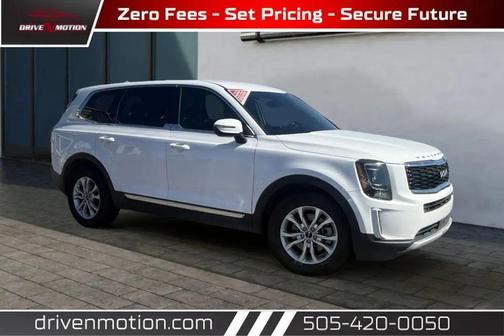 Glacial White Pearl 2022 Kia Telluride LX