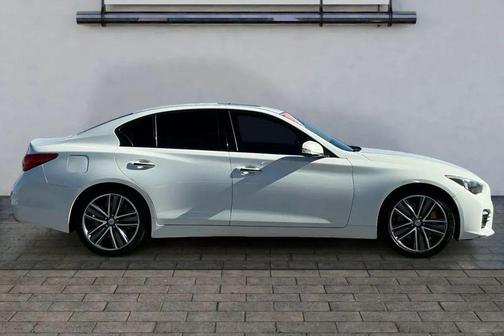2015 INFINITI Q50 Sport