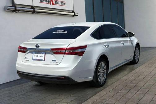 Blizzard Pearl 2013 Toyota Avalon Hybrid Limited