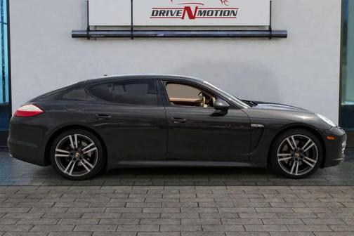 2012 Porsche Panamera 4