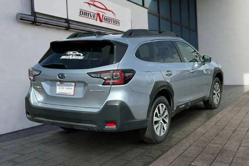 Ice Silver Metallic 2023 Subaru Outback Premium