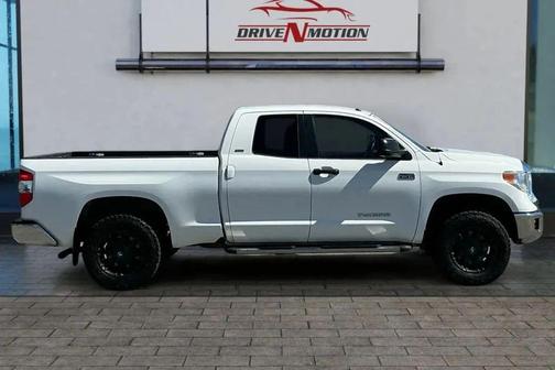 2015 Toyota Tundra SR5