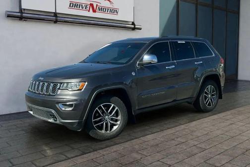 Granite Crystal Metallic Clearcoat 2017 Jeep Grand Cherokee Limited