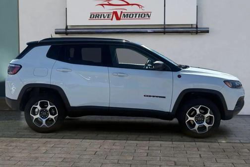 Bright White Clearcoat 2022 Jeep Compass Trailhawk
