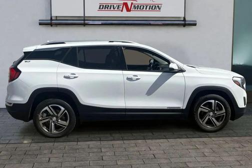 White Frost Tricoat 2020 GMC Terrain SLT