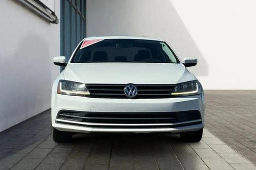 White Silver Metallic 2017 Volkswagen Jetta 1.4T SE