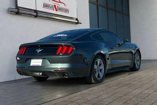 2016 Ford Mustang V6