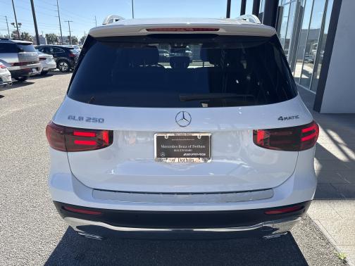 2025 Mercedes-Benz GLB 250 4MATIC