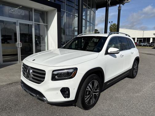 Polar White 2025 Mercedes-Benz GLB 250