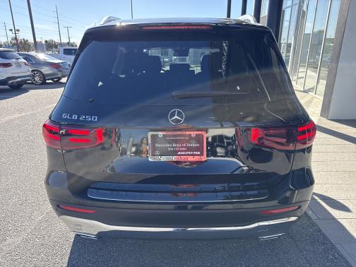 2025 Mercedes-Benz GLB 250 