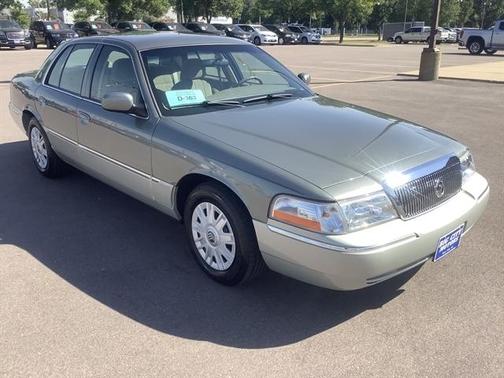 Photo 3 of 38 of 2004 Mercury Grand Marquis GS
