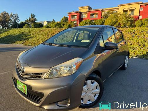 2012 Toyota Yaris L