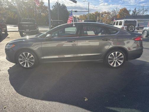 2020 Ford Fusion SE