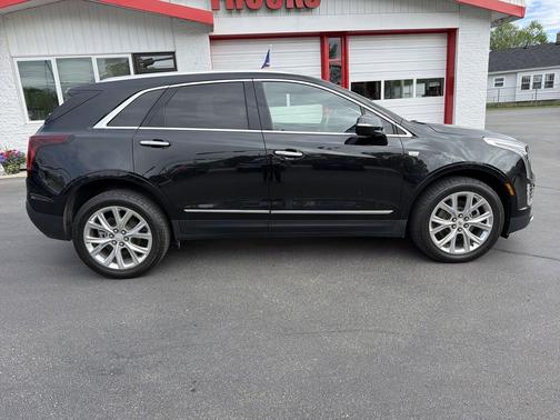 Stellar Black Metallic 2020 Cadillac XT5 Premium Luxury