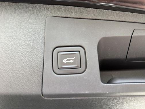 Stellar Black Metallic 2020 Cadillac XT5 Premium Luxury