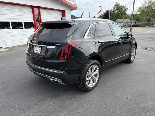 Stellar Black Metallic 2020 Cadillac XT5 Premium Luxury