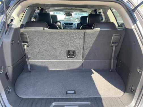 Tungsten Metallic 2017 Chevrolet Traverse 2LT