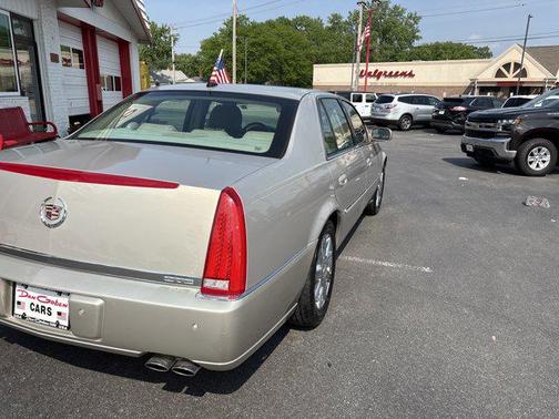 2008 Cadillac DTS Base