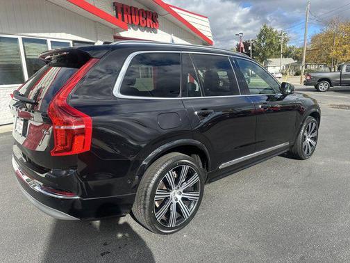 2022 Volvo XC90 T6 Inscription