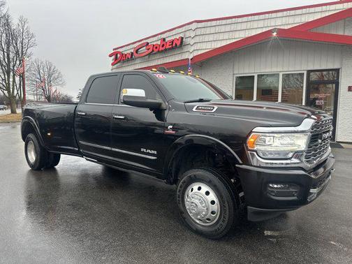 2022 RAM 3500 Limited Crew Cab 4x4 8' Box
