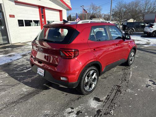 2022 Hyundai VENUE Limited