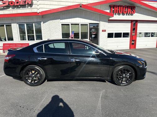 2011 Nissan Maxima SV