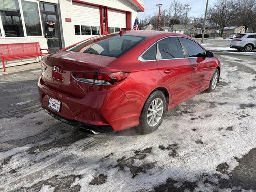 2018 Hyundai SONATA SE
