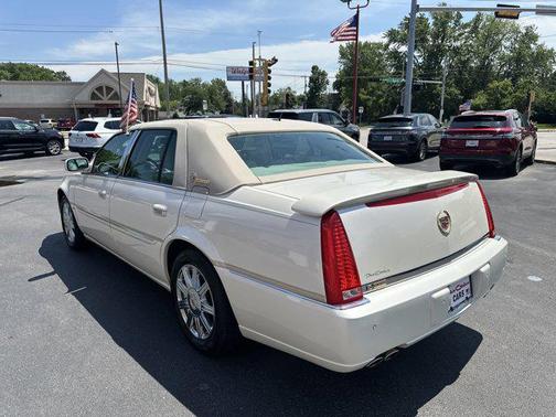 2008 Cadillac DTS Base