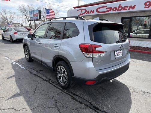 Ice Silver Metallic 2023 Subaru Forester Premium