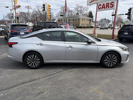 Brilliant Silver Metallic 2024 Nissan Altima 2.5 SV