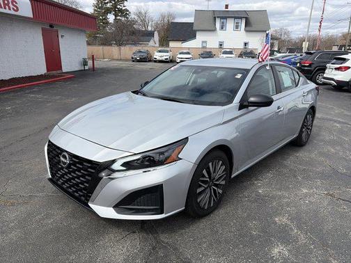 Brilliant Silver Metallic 2024 Nissan Altima 2.5 SV