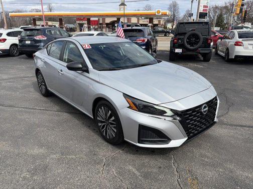 Brilliant Silver Metallic 2024 Nissan Altima 2.5 SV