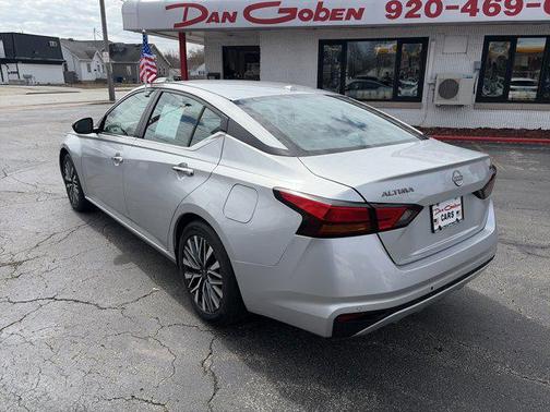 Brilliant Silver Metallic 2024 Nissan Altima 2.5 SV