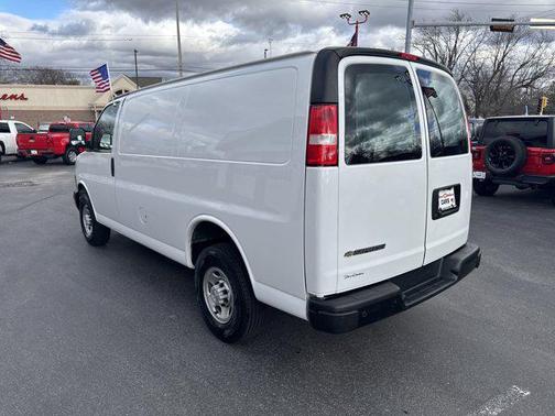 2022 Chevrolet Express 2500 RWD 2500 Regular Wheelbase WT