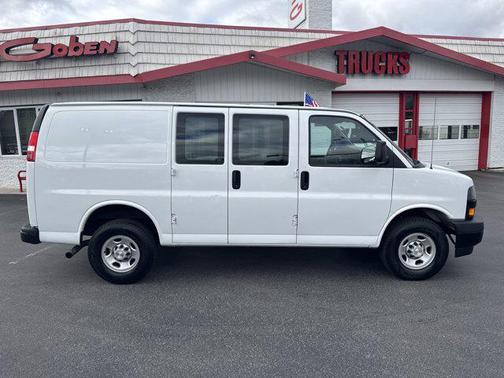 2022 Chevrolet Express 2500 RWD 2500 Regular Wheelbase WT