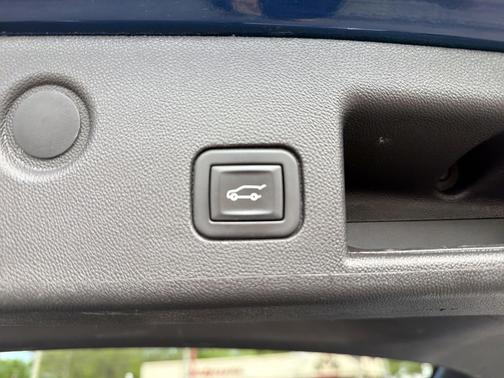 Blue Glow Metallic 2023 Chevrolet Equinox 1LT