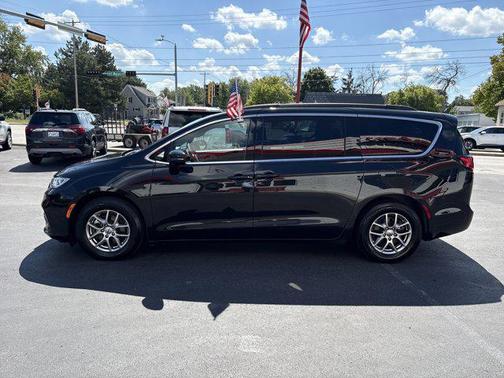 2022 Chrysler Pacifica Touring