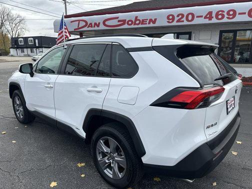 2022 Toyota RAV4 Hybrid XLE