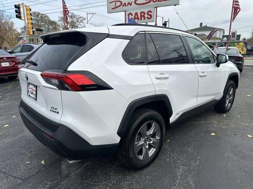 2022 Toyota RAV4 Hybrid XLE
