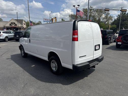 2022 Chevrolet Express 2500 RWD 2500 Regular Wheelbase WT