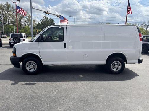 2022 Chevrolet Express 2500 RWD 2500 Regular Wheelbase WT