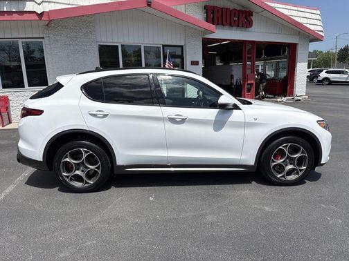 2022 Alfa Romeo Stelvio Ti